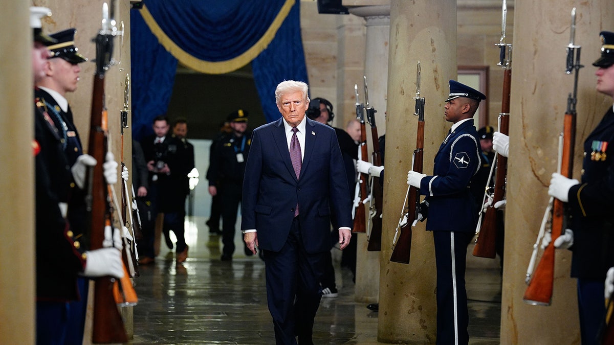 Donald Trump u Kapitolu, u okruženju vojne počasne straže