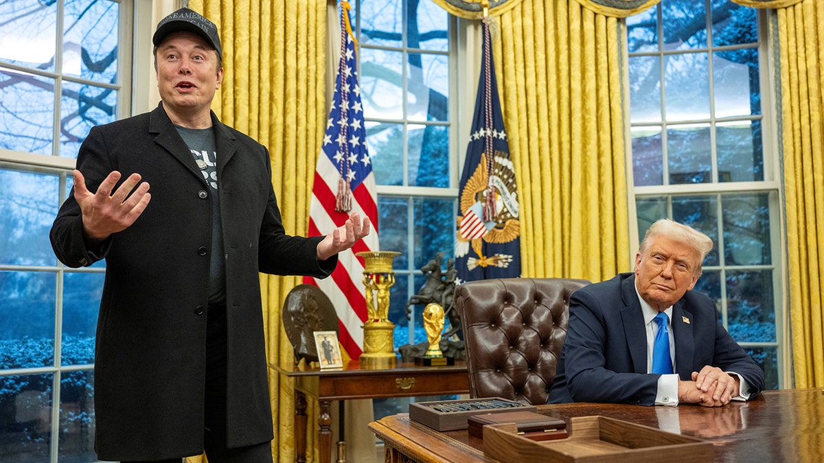 Elon Musk i predsjednik Donald Trump u Ovalnom uredu