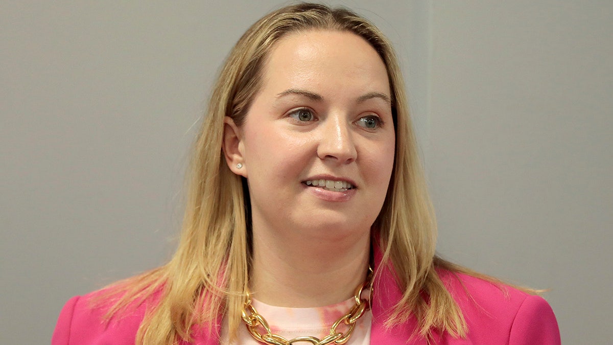 Sharon Durkan nasmijana