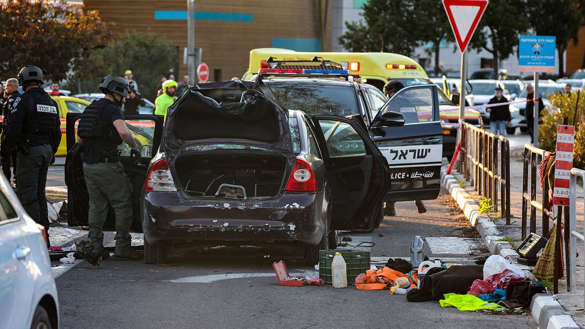 Automobil koji se koristi u sumnjivom napadaju u Izraelu viđen u kordoniranom području
