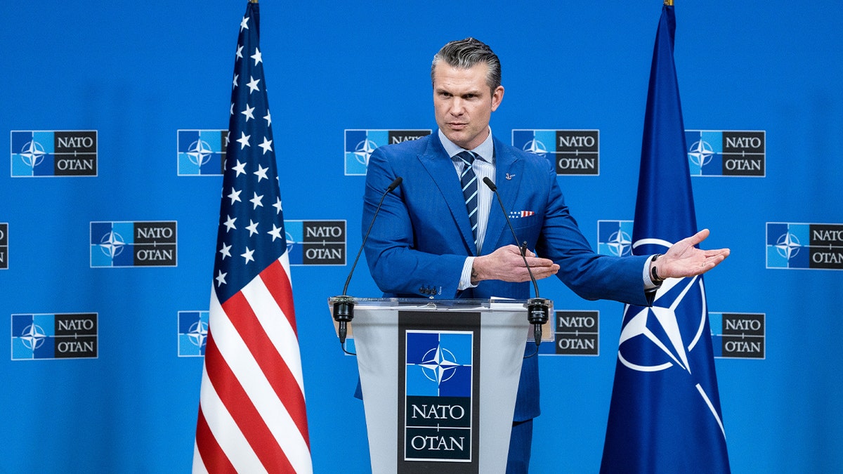 Pete Hegseth u NATO HQ -u