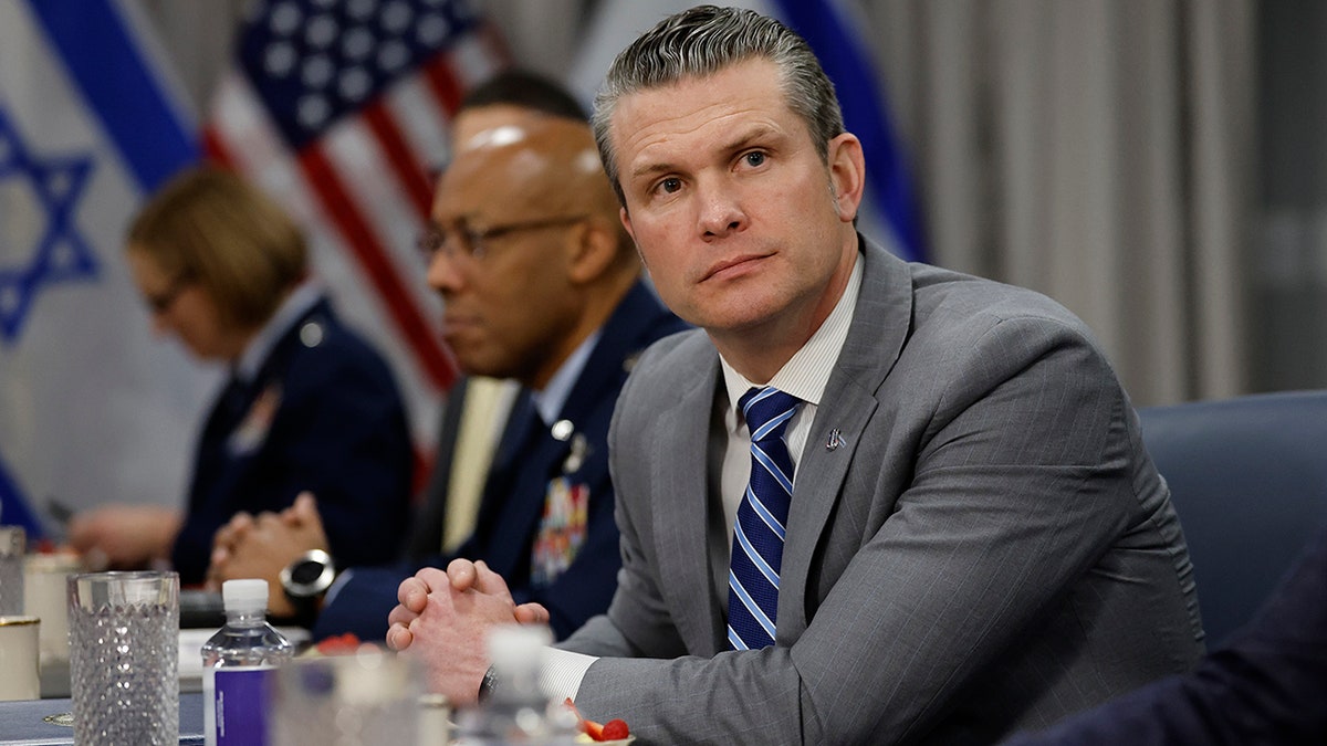 Tajnik obrane Pete Hegseth