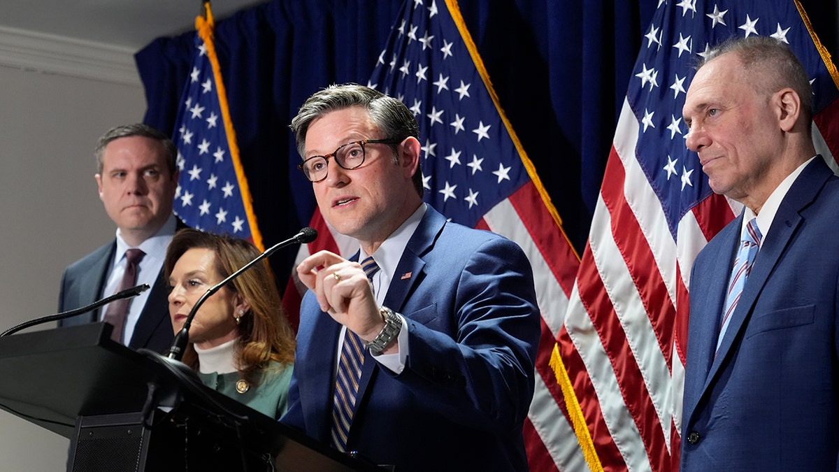 Mike Johnson vodi konferenciju za novinare drugog dana drugog dana predsjednika Donalda Trumpa