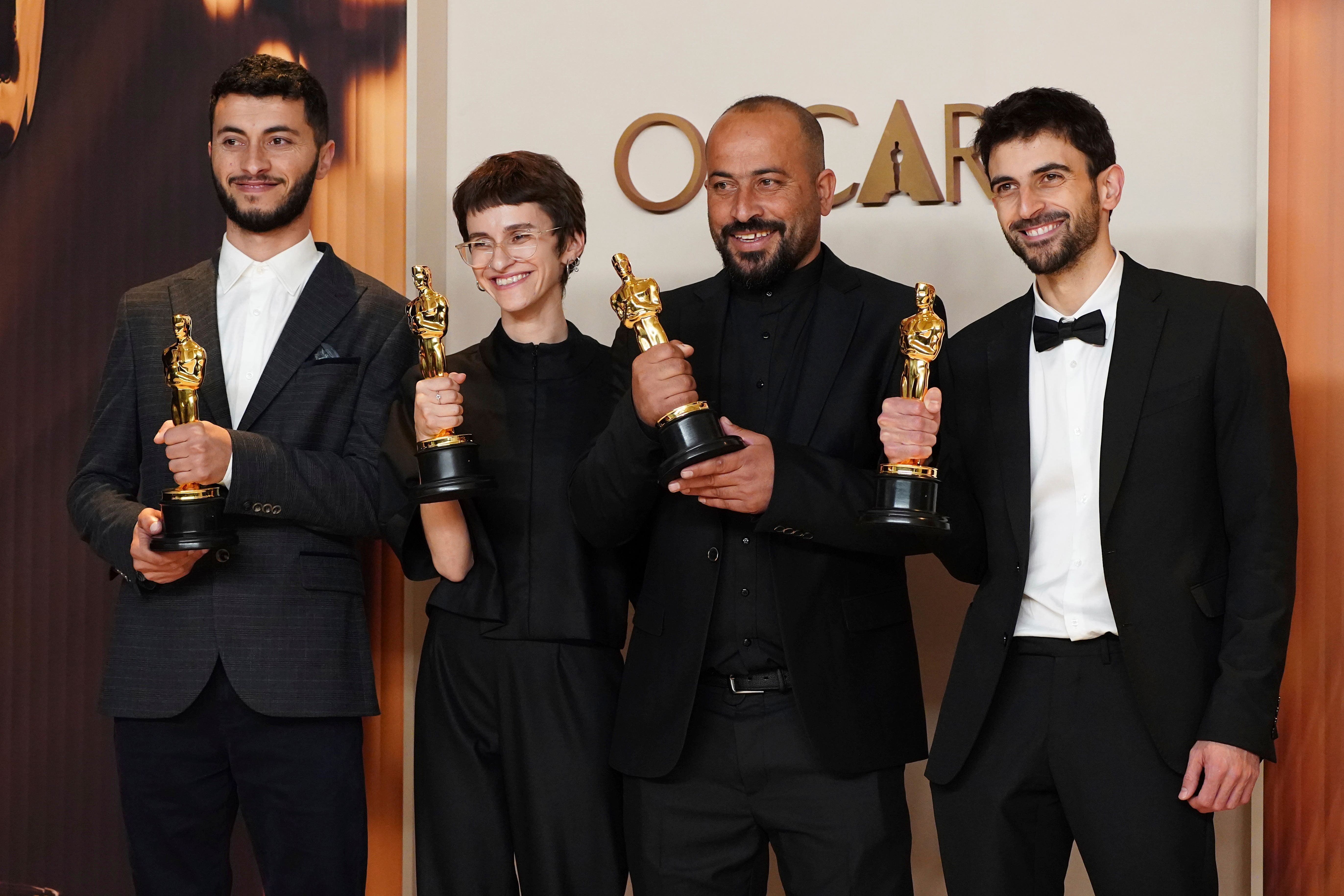 Basel Adra, Rachel Szor, Hamdan Ballal i Yuval Abraham osvojili su nagradu za najbolji dokumentarni igrani film za nijednu drugu zemlju