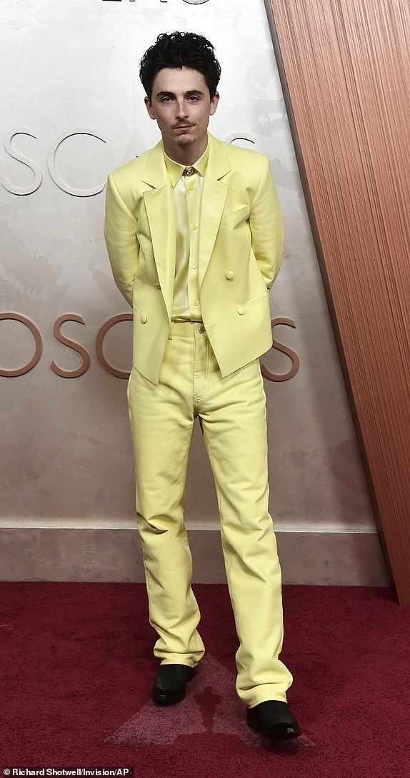 Timothee Chalamet stiže na Oscar u nedjelju, 2. ožujka 2025., u kazalištu Dolby u Los Angelesu. (Foto Richard Shotwell/Invision/AP)