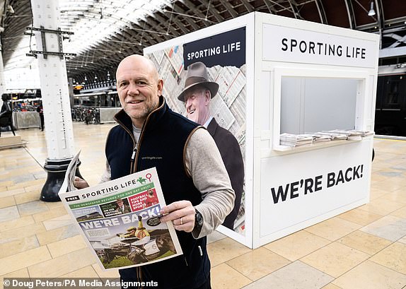 EDITORIAL USE ONLYMike Tindall hands out copies of Sporting Life to racing enthusiasts at Paddington Station, London in celebration of the start of the Cheltenham Festival. Picture Date: Tuesday, March 11, 2025. PA Photo. Sporting Life, the renowned racing publisher, has revived their newspaper for one day only, distributing limited editions to mark the event, which concludes on Friday. Photo credit should read: Doug Peters/PA Media Assignments