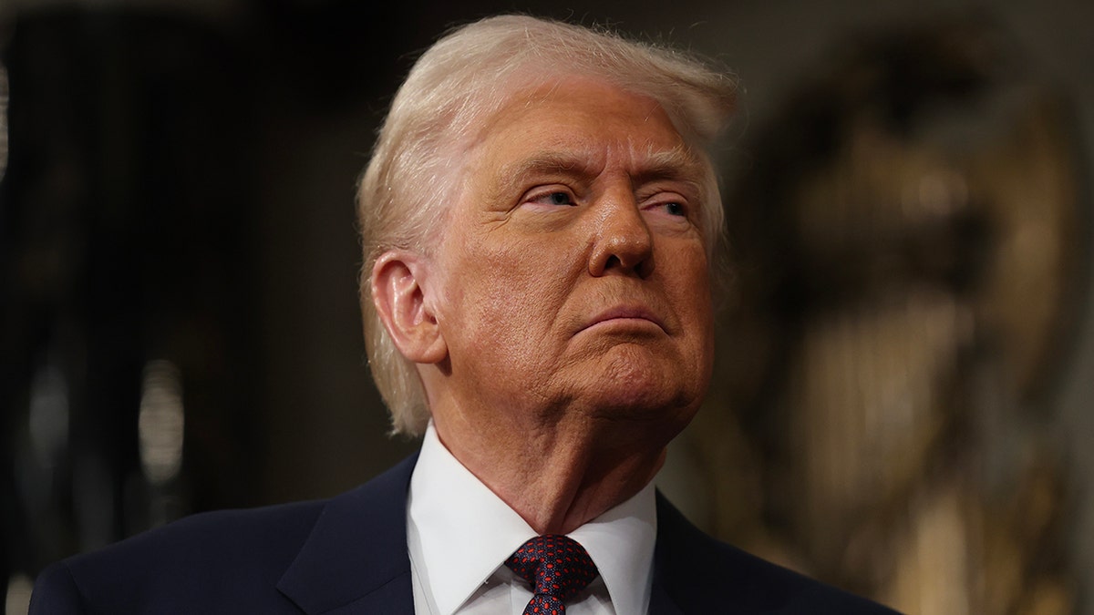 Trump u odijelu