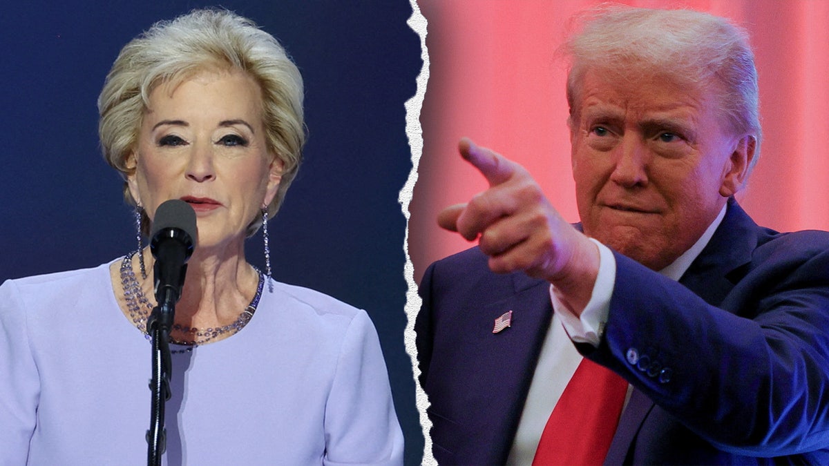 Linda McMahon, lijevo; Trump, točno u foto podijeljenom