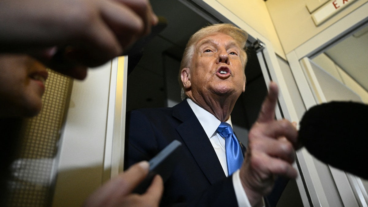 Trump razgovara s novinarima o zrakoplovstvu One