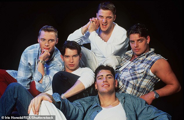 Keith je u 90 -ima ustao kao član Boyband Boyzone (s lijeve strane u smjeru kazaljke na satu: Ronan Keating, pokojni Stephen Gateley, Mikey Graham, Keith i Shane Lynch prikazani 1996.)