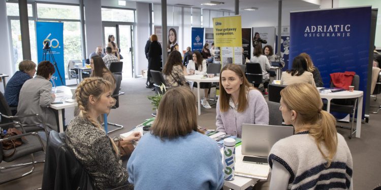 Slobodna Dalmacija – Dobra prilika za splitske studente: Sveučilište organizira brzi spoj s poslodavcima, imat će pet minuta da se predstave