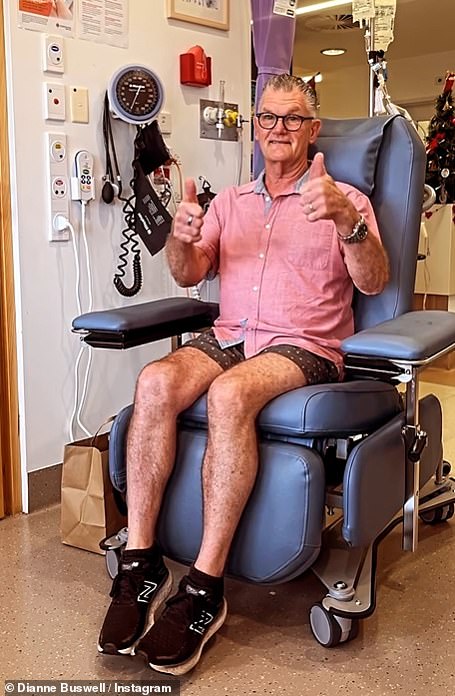 Strogo dolazi plesni profesionalac podijelila je video sebe u bolnici s ocem dok ga je pohvalila što je imao 