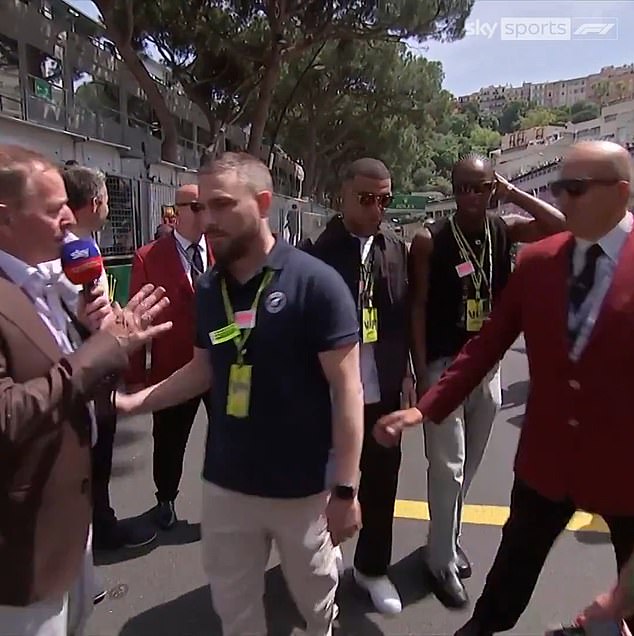 Godine 2024. na Grand Prixu iz Monaka, Brundle je odgovorio sigurnosnom dužnosniku koji ga je pokušao držati podalje od nogometaša Francuske Kylian Mbappe rekavši: 