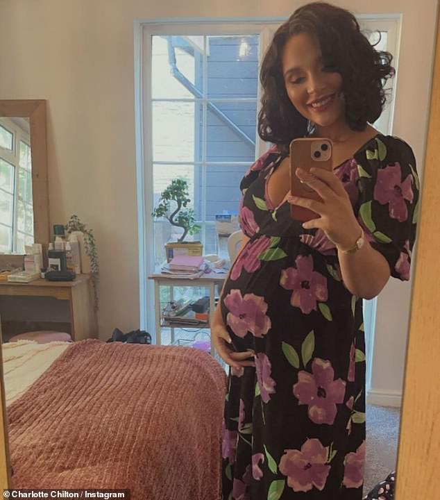 Charlotte je glasala zbog Conorovog nedostatka umiješanosti u njihov život, rekavši da je u vrijeme njezine trudnoće otkrio: 'Ona (Penelope) nije prljava tajna i neću se ušutkati'