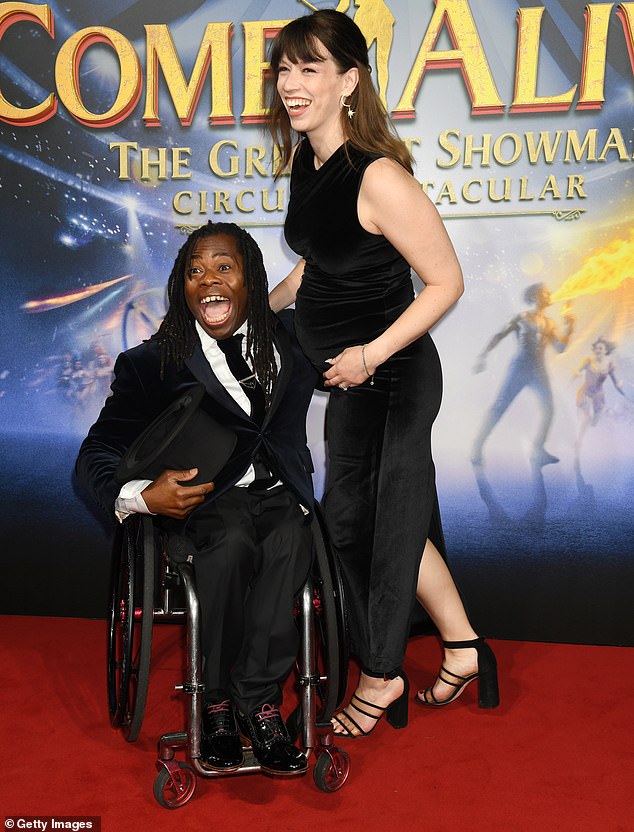 Ade i Linda prisustvovali su svjetskoj premijeri Come Live The Greatest Showman u Londonu prošle godine, gdje je ponosno pokazala svoju bebu (na slici)