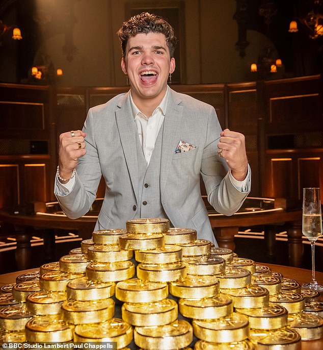 Charlotte je slavu pronašla u drugoj sezoni izdajnika, koju je osvojio Harry Clark koji je ubacio 95.150 funti, a zatim je Charlotte predstavio Conoru na zabavi Show's Wrap