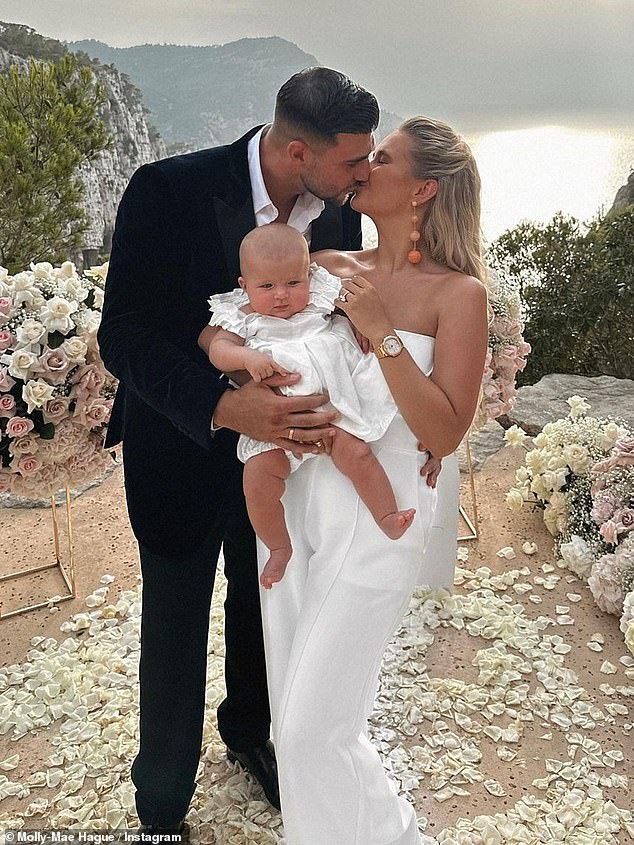 Bivše ljubavne ljubavne ptice pale su jedni za druge u petoj seriji showa ITV -a 2019. godine, ali 2024. godine Molly je najavila da je njihova romansa bila više od godinu dana nakon njihovog angažmana