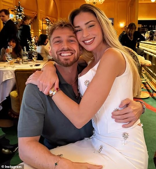 MailOnline je otkrila da su Sam i Zara, 28, razdvojeni u prosincu nakon pet godina zajedno sa Zara nedavno otkrivajući da se iselila iz njihove kuće Chelsea