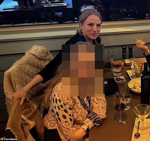 Jennifer ima brojne tetovaže, uključujući one s tekstovima Paula McCartneyja i logotipa benda Rock Band Metallica (Jennifer prikazana s tetovažama s rukama)