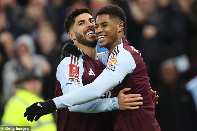 Asensio i Rashford prihvatili su se jedno drugom dok su proslavili prvi cilj Vile u noći