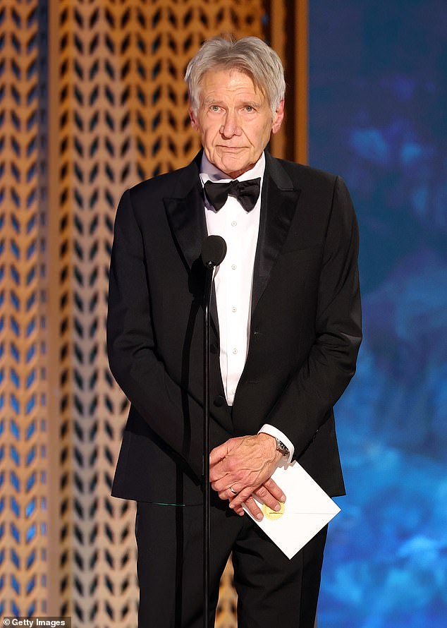 Hollywoodska legenda trebala je u nedjelju pojaviti na pozornici u kazalištu Dolby u Hollywoodu u Kaliforniji; Gledano na nagradama SAG prošlog vikenda