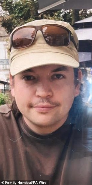 Policija je izjavila da je Luisov nestanak izvan karaktera. Detektiv inspektor Pete Walker pozvao je bilo koga s informacijama da se javi