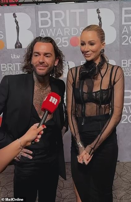Međutim, njegov najbolji prijatelj Pete Wicks ekskluzivno je rekao MailOnline, dok je govorio zajedno s Olivijom Attwood da se 