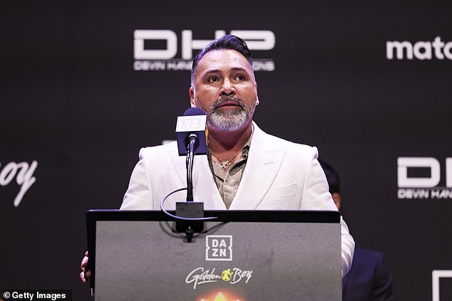 Bivši bokserski prvak Oscar de la Hoya iznio je tužbu nakon što je Rogan dao pogrdne komentare o njemu