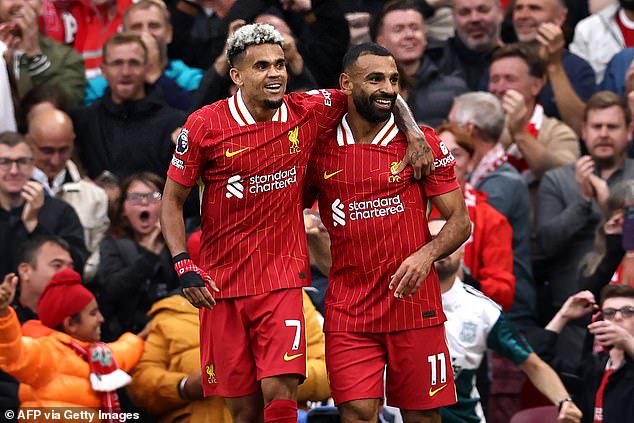 Očekuje se da će Luis Diaz (lijevo) i Mo Salah (desno) započeti za Liverpool u Parizu ovog tjedna