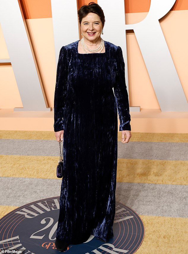 Isabella - rođena Isabella Fiorella Elettra Giovanna Rossellini u Rimu, Italija - započela je karijeru modne modele, a zatim je ušla u glumu sa svojom najpoznatijom ulogom Blue Velvet. Viđen na Oscar Night