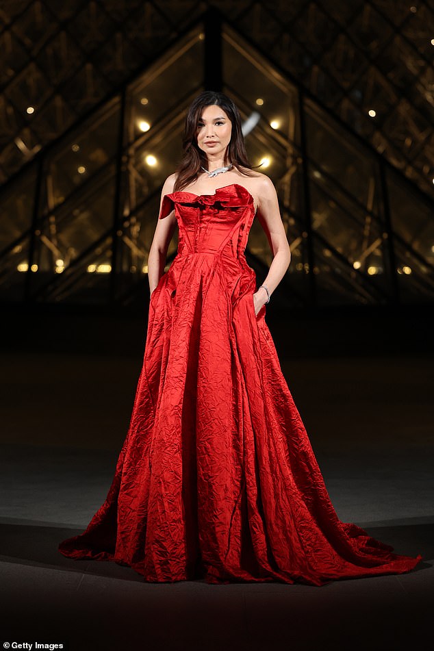 Glumica Gemma Chan izgledala je krajnje prekrasno u zadivljujućoj crvenoj haljini