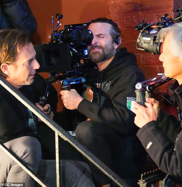 Devetostruki nominirani za Oscara Bradley će režirati film o Searchlight-u koji je napisao njegov vodeći čovjek, Will i Mark Chappell