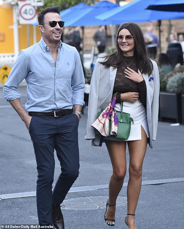 Clint i Lauren vrijeme na showu ispunjeno je napetošću, jer se njihova veza borila pod pritiskom eksperimenta, što je dovelo do dramatičnog izlaska