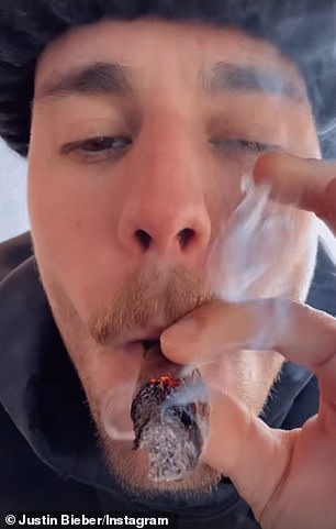 Prošlog četvrtka prenio je snimke kako puši ono što se činilo kao marihuana iz tupe (na slici prošlog četvrtka)