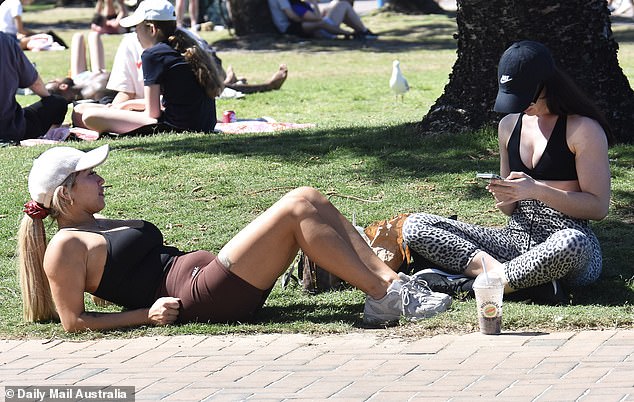 Činilo se da je to bio dan za djevojke jer njihovi muževi Adrian Araouzou i Teejay Halkias nigdje nisu bili viđeni