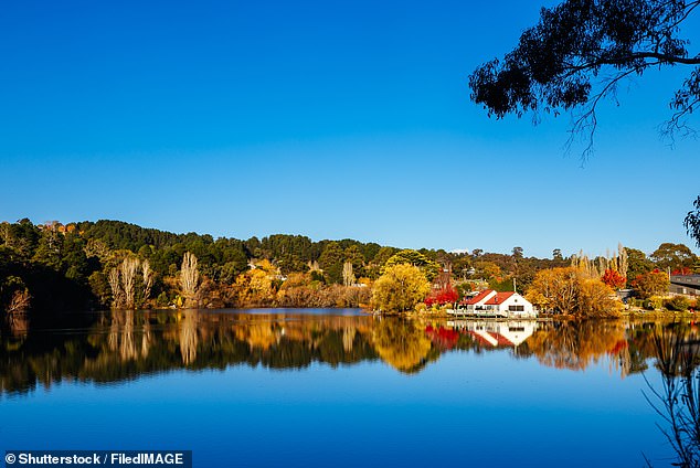 Daylesford je na mjestu posjete Gay Australia (VGA) kao 'gay prijestolnica regionalne Victoria'. Među svojim atrakcijama za LGBTQIA+ zajednicu je i Chillout festival koji se smatra 