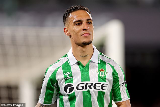 Rodriguez je posljednjih tjedana bio istaknut za Betis zajedno s Antonyjem