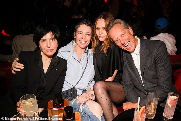 Nakon što je ranije tijekom dana uživala u showu na pisti, glumica, 51 i glumac, 67, zabavljala se noć u Raspotineu u francuskoj prijestolnici (na slici s Sharleen Spiteri i Stella McCartney)