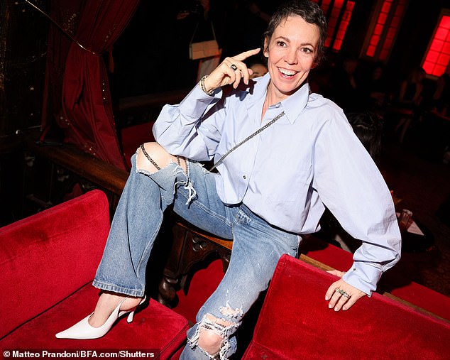 Za tu prigodu, Olivia (51) izgledala