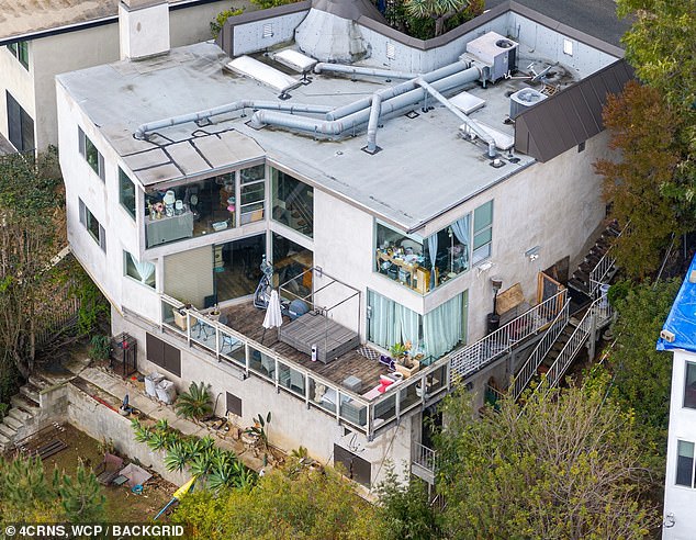 Bach-Hasselhoffov dom Hollywood Hills od dva milijuna dolara, gdje je 5. ožujka pronađena mrtva