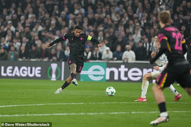 James je postigao zadivljujući gol dugog dometa jer je Chelsea osigurao pobjedu od 2: 1 nad Kopenhagenom u prvom dijelu njihove UEFA konferencijske lige Last-16 u četvrtak navečer