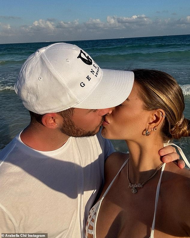 Bivša zvijezda Love Islanda (33) trenutno očekuje svoje prvo dijete s dečkom Billyjem Hentyjem. Par je u listopadu izašao u javnost sa svojom romantikom
