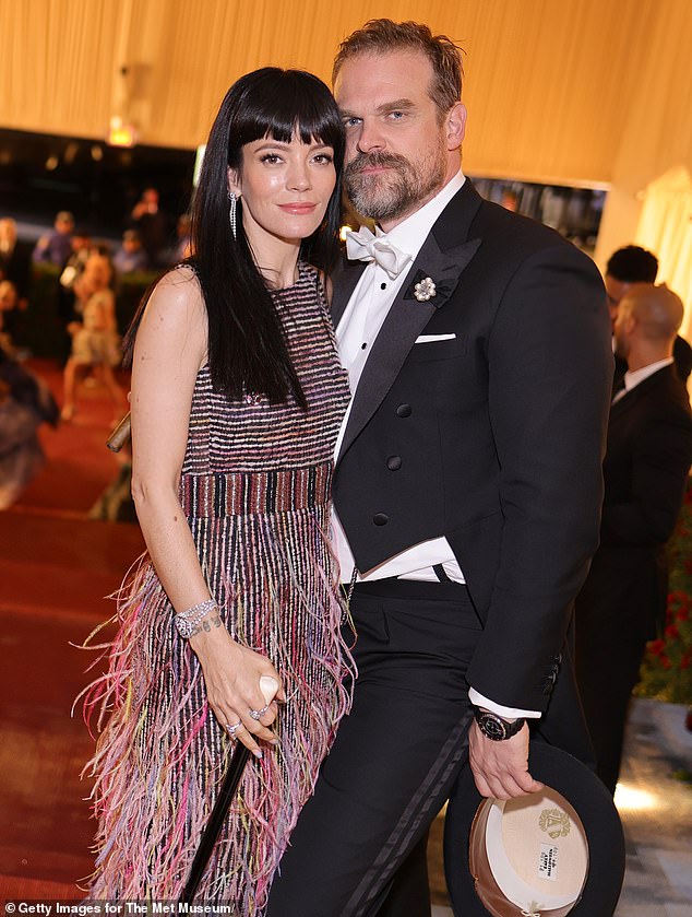 Govoreći na prvoj emisiji Miss Me?, Lily je dočekala veselje publike dok se razmišljala o braku (na slici zajedno u svibnju 2022.)