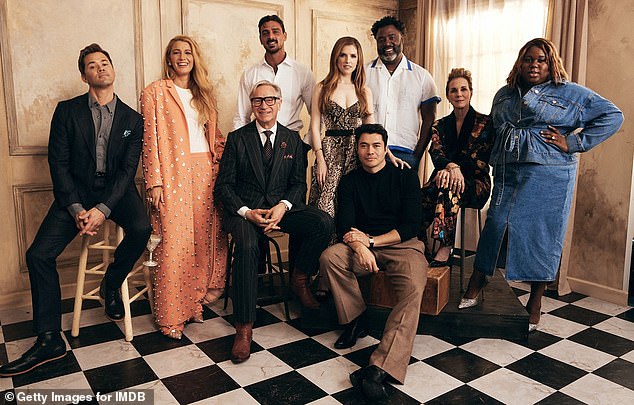 U posljednjoj grupnoj slici snimljenoj na festivalu, članica glumačke skupine Michele Morrone i redatelj Paul Feig mogli su se vidjeti kako se poziraju između Blakea i Ane - koji su zaspali vesele osmijehe za kameru