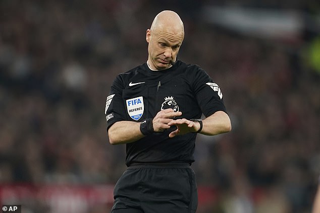 Kasnije je otkriveno da je sudac Anthony Taylor gurnuo Arsenalov zid natrag 11,2 jarda