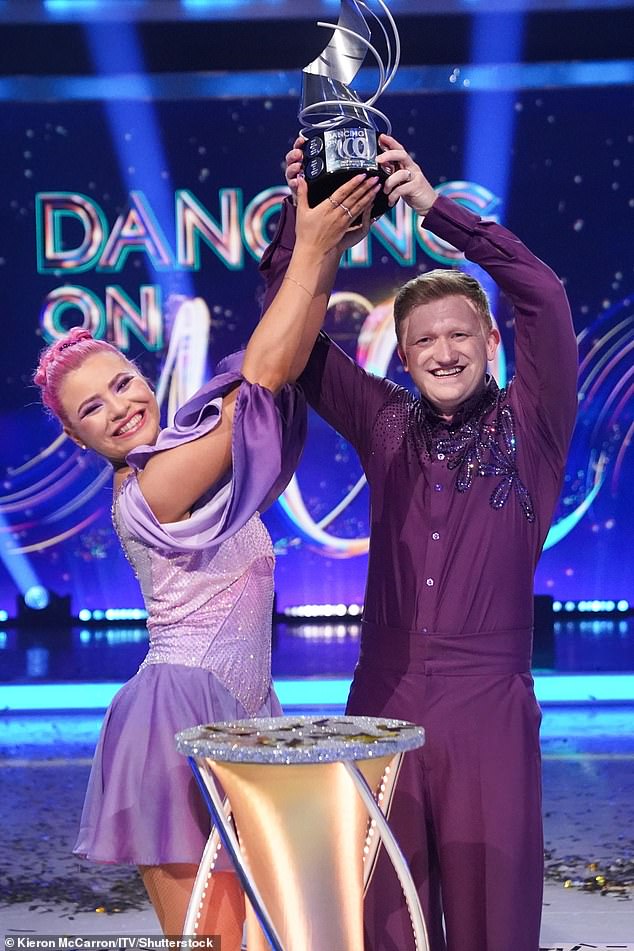 Serija 17 Dancing on Ice završila je sa Sam Aston i pro partnericom Molly Lanaghan okrunjena prvacima u šok rezultatu