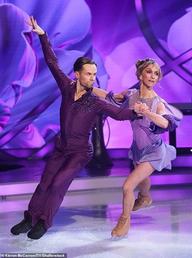 GAST je noć završio s ogromnim afterpartyjem, alkoholom, Gregg -ovom prtljažnikom hrane i obilje mogućnosti za fotografije (na slici: trkači Up Michaela Strachan i Mark Hanretty)