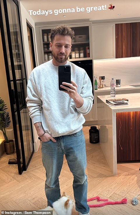 Dolazi nakon što se Sam vratio na društvene medije prošli tjedan prvi put otkako je njegova bivša Zara bila povezana sa zvijezdom dječaka