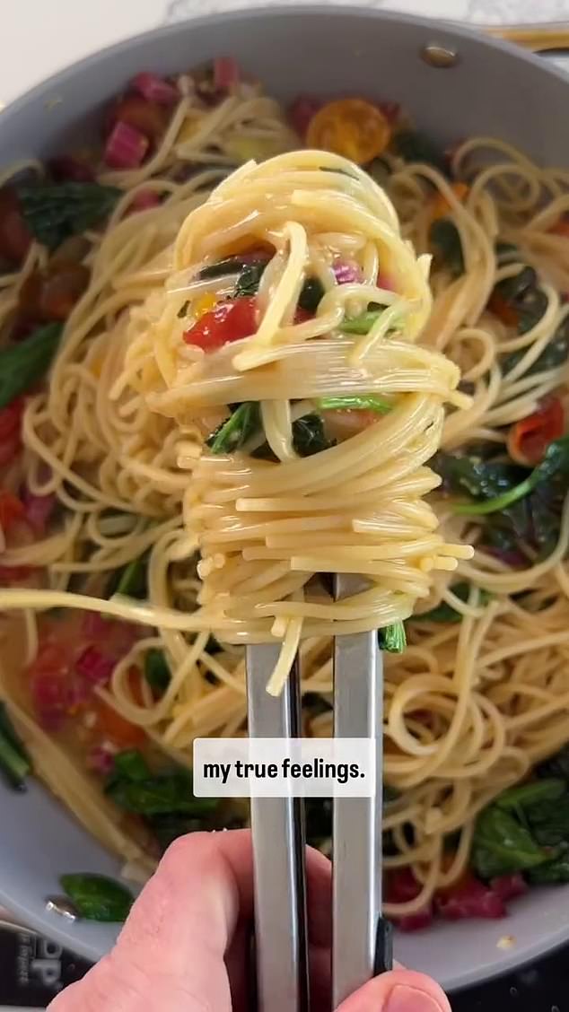 Danny daje Meghanovo kontroverzno jelo svoje krpelja odobrenja