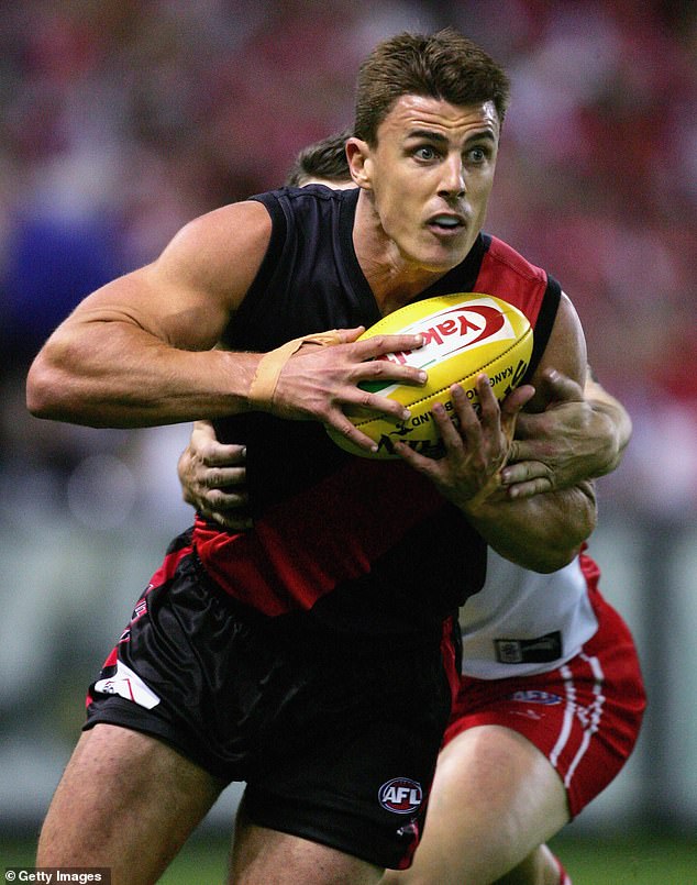 Igrači Richmonda bili su bijesni nakon što je Lloyd proglasio da će Essendon tim ciljati prvak Tigersa Matthewa Richardsona
